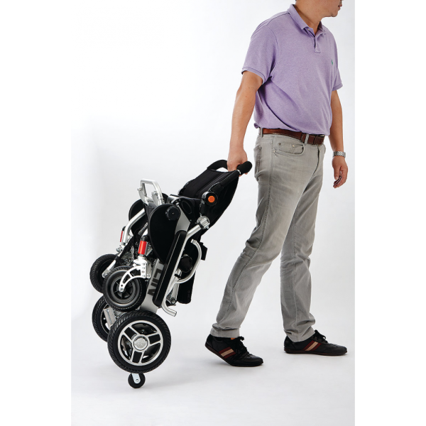 P208 | Çok Hafif Akülü Tekerlekli Sandalye