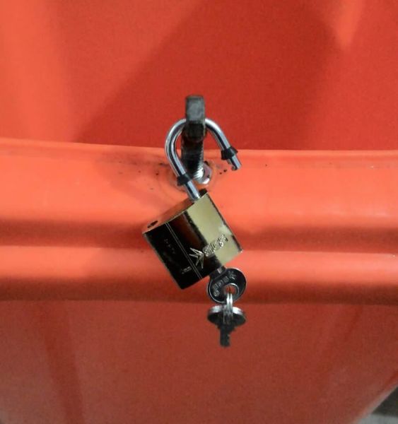 TIBBİ ATIK KONTEYNIRI 120 LT kova