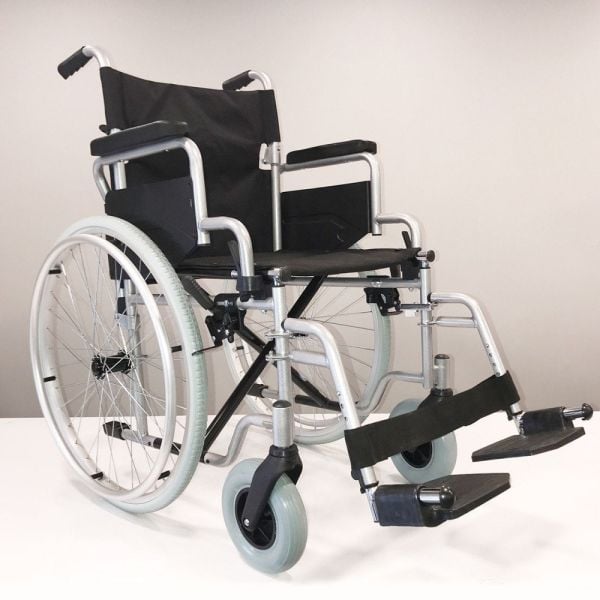 P111 | Katlanır Tekerlekli Sandalye 120 kg taşır