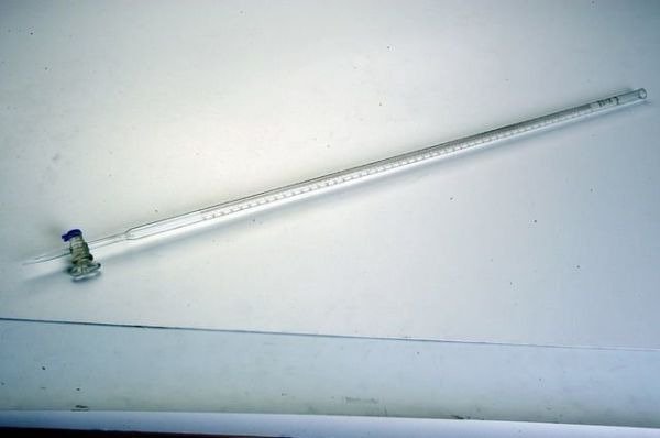 BÜRET MUSLUKLU (50 ml.)